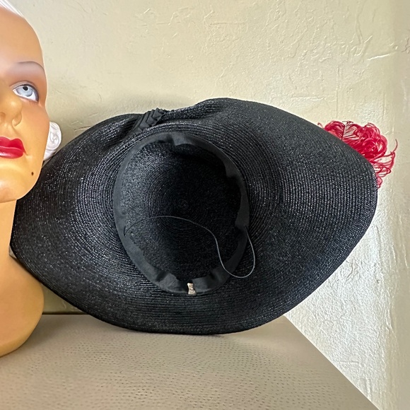 GRAND 1940s\' BLACK STRAW WIDE BRIM HAT WITH RED CURLY OSTRICH FEATHE main image 16